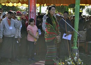 Opposition leader Aung San Suu Kyi spoke in Tedim, Chin State, on 7 December 2014 (DVB)