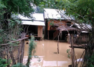 A house affected by floods in Kanyin village, Magwe, pictured on 19 October 2014. (PHOTO: DVB)
